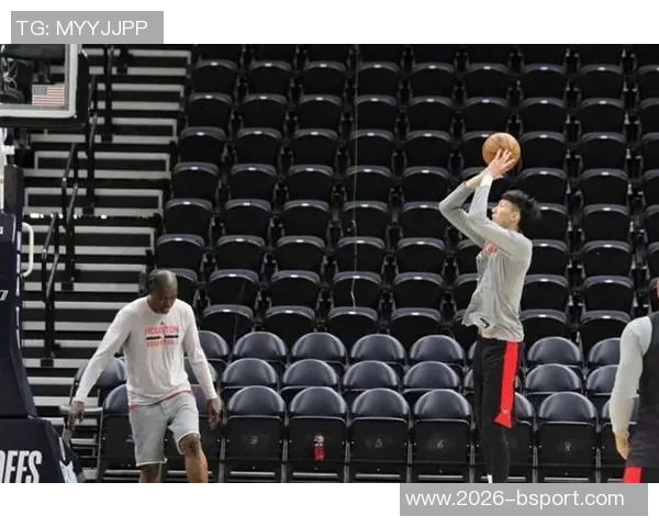 奥拉朱旺称赞文班独特投篮技巧难以防守旋转多样性令人惊叹