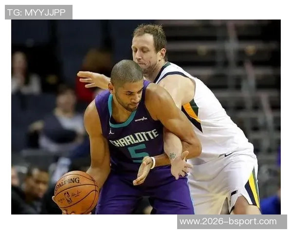 巴图姆发球踩线引争议帕金斯怒斥这球太愚蠢像业余篮球 巴图姆发球踩线引争议帕金斯怒斥这球太愚蠢像业余篮球