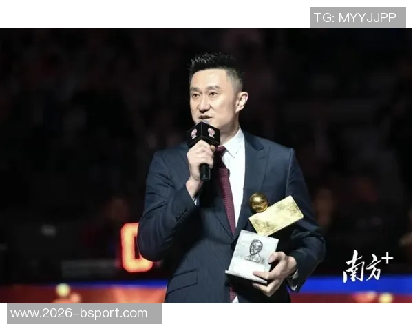 翟若云强调篮球团队精神的重要性团结协作是赢得比赛的核心要素