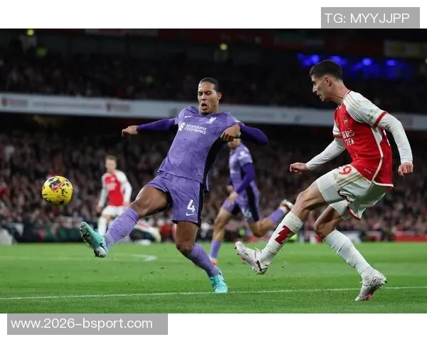 枪手攻势如潮苏维门迪射门中柱埃泽凌空机会被扑救 枪手攻势如潮苏维门迪射门中柱埃泽凌空机会被扑救